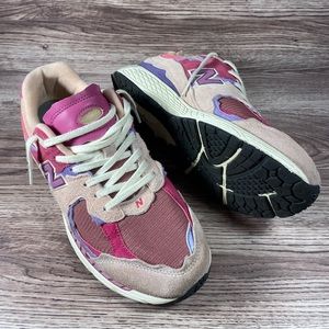 New Balance 2002R Pink